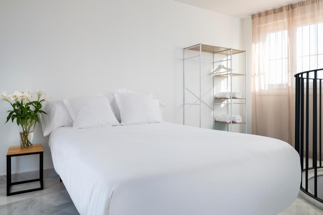 Magno Apartments San Gil - Shared Jacuzzi Séville Extérieur photo